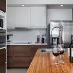 بيت للعطل Tabletop By Azorean Living